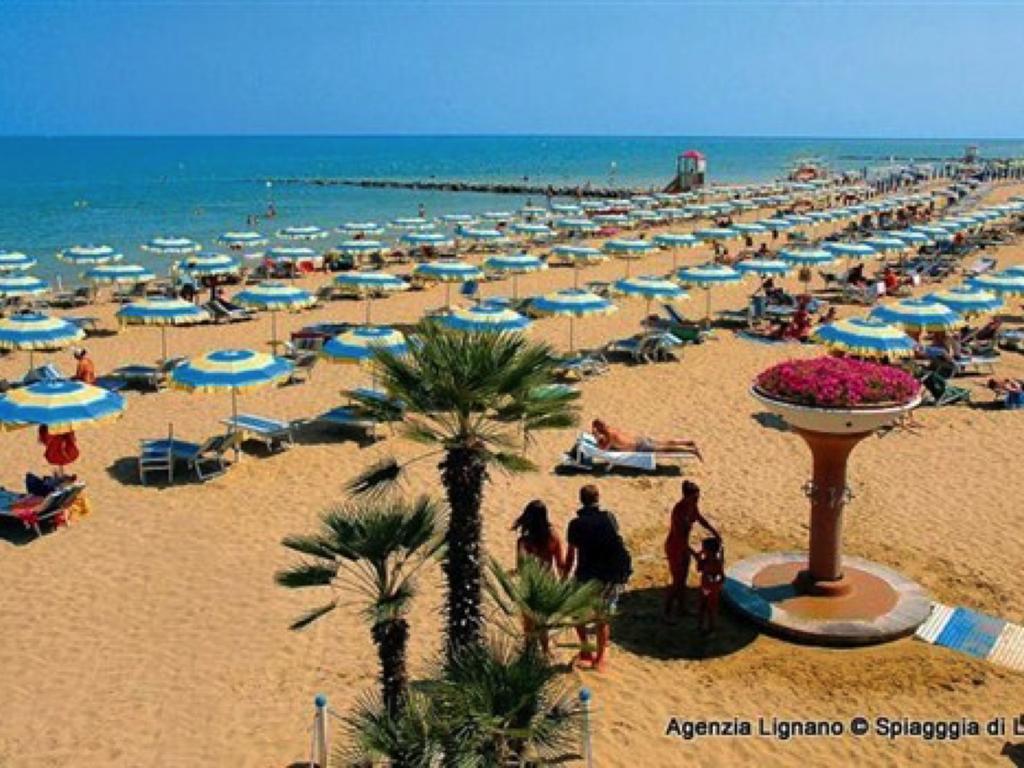Villa In Lignano Riviera Comfortable Lignano Sabbiadoro Dış mekan fotoğraf