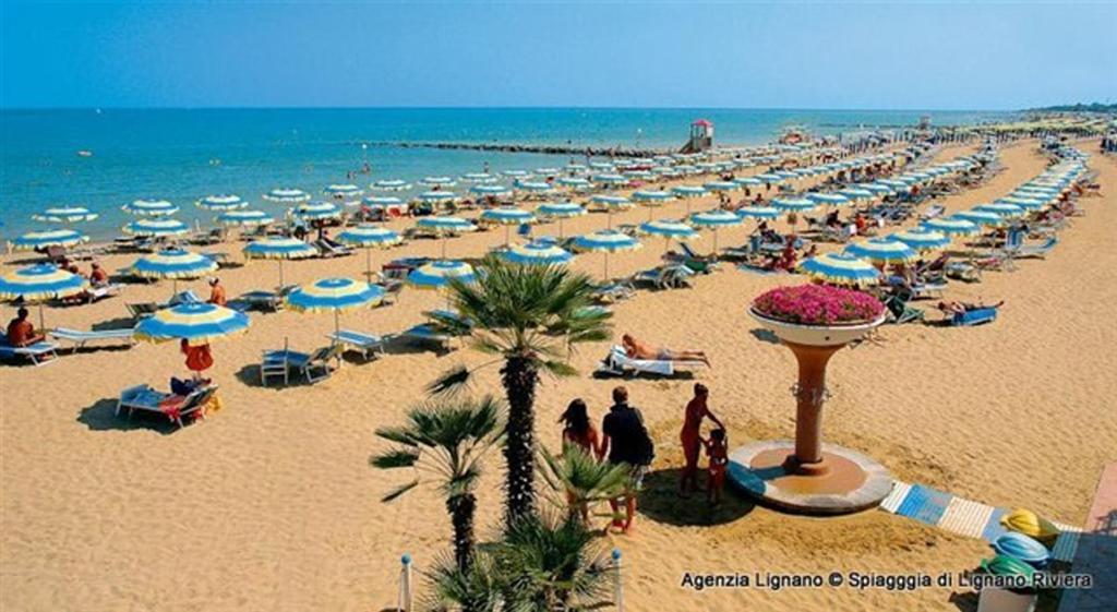 Villa In Lignano Riviera Comfortable Lignano Sabbiadoro Dış mekan fotoğraf